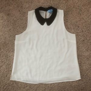 Flowy White Tank Top w Detailed Black Collar